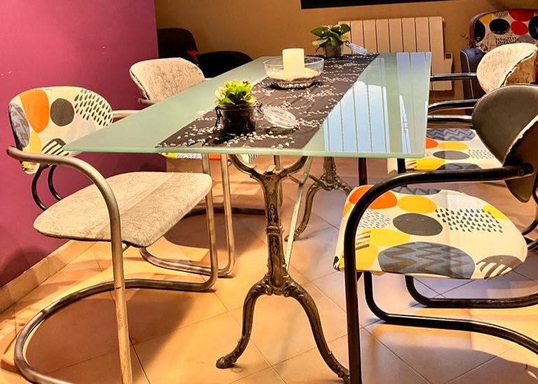 Table en fer avec les pieds - Image agrandie